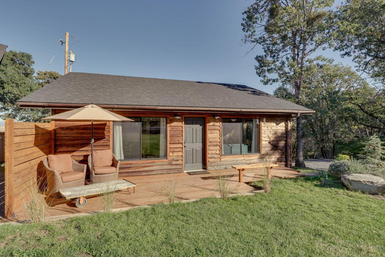 Cozy Central Point Bungalow On Working Winery! Exteriér fotografie