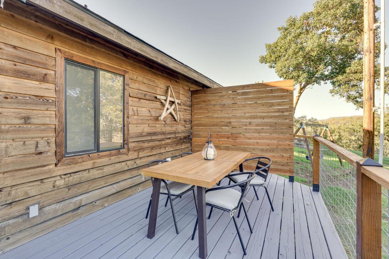 Cozy Central Point Bungalow On Working Winery! Exteriér fotografie